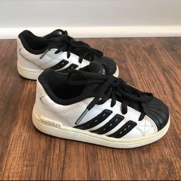 le adidas superstar poshmark originale le adidas superstar poshmark originale